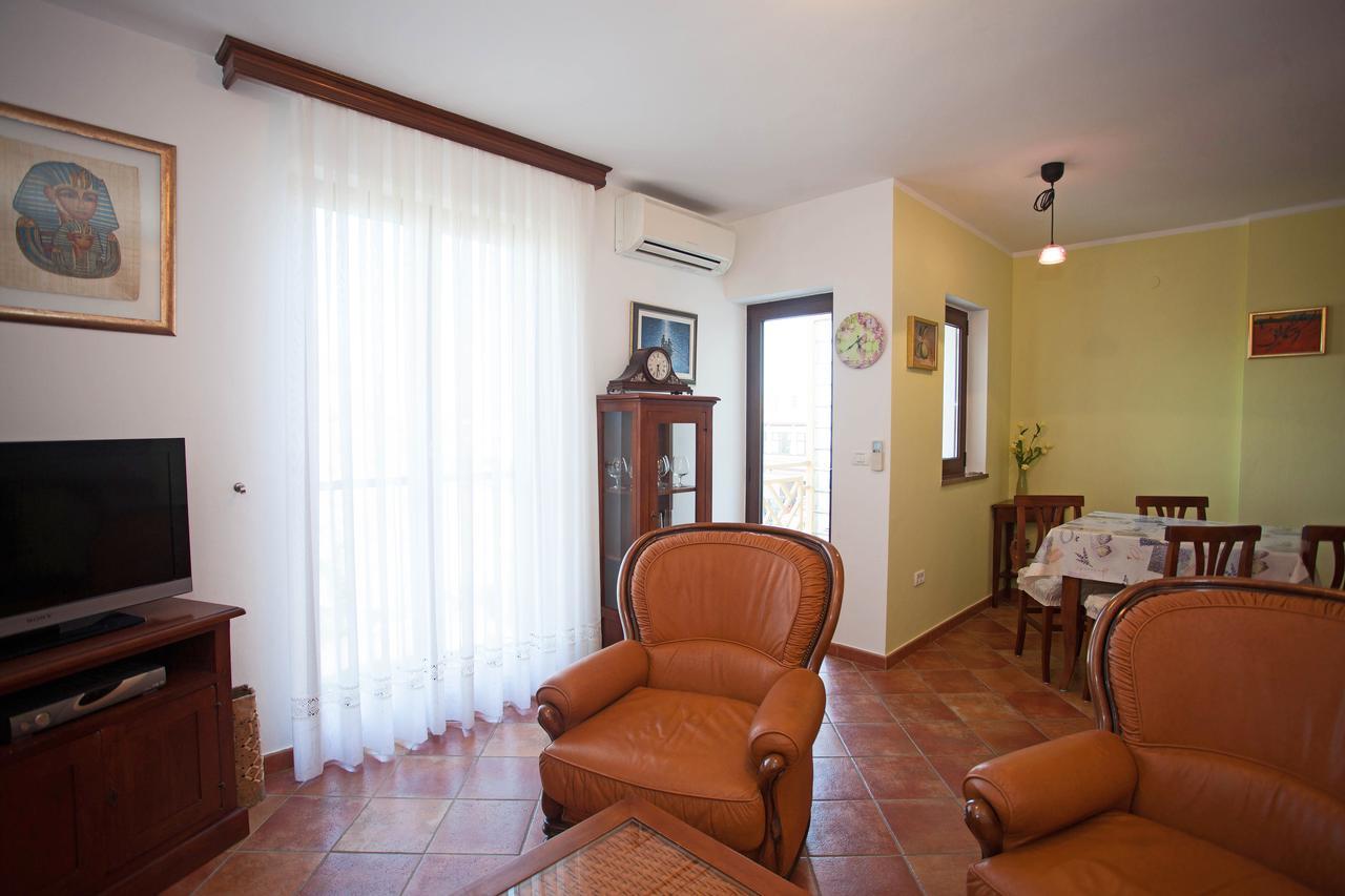 Apartment Pia Rovinj Exterior photo